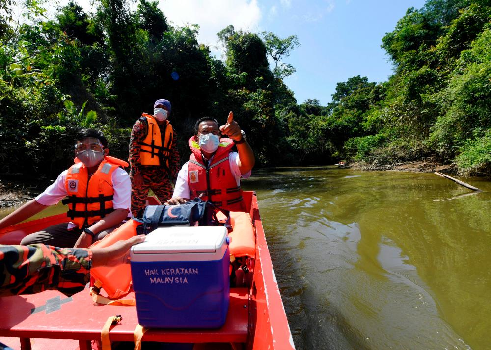 Cekal harungi cabaran demi vaksinasi Covid-19 penduduk pedalaman Kinabatangan