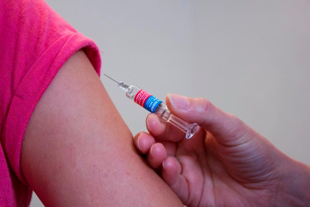 Centenarian says yes to vaccination for the sake of her grandchildren