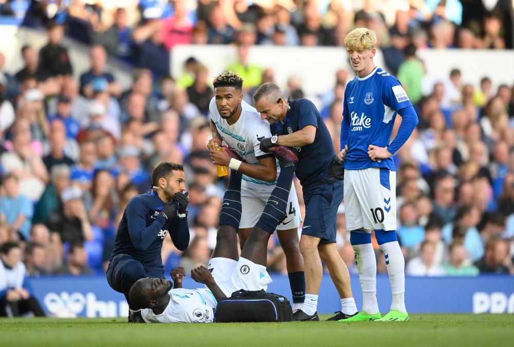 Chelsea need new generation of defenders, says Tuchel Chelsea need new generation of defenders, says Tuchel