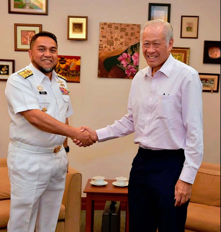 Chief of Royal Malaysian Navy makes farewell visit to Singapore