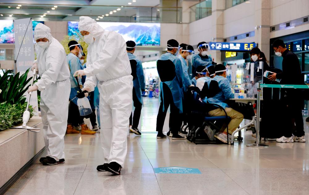China akan analisis sampel daripada pelawat luar negara untuk kenal pasti varian