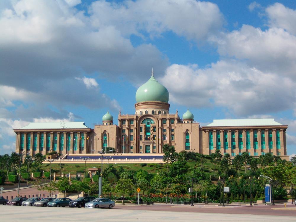 Choices by new govt may be last chance for truly Malaysian nation: Expert