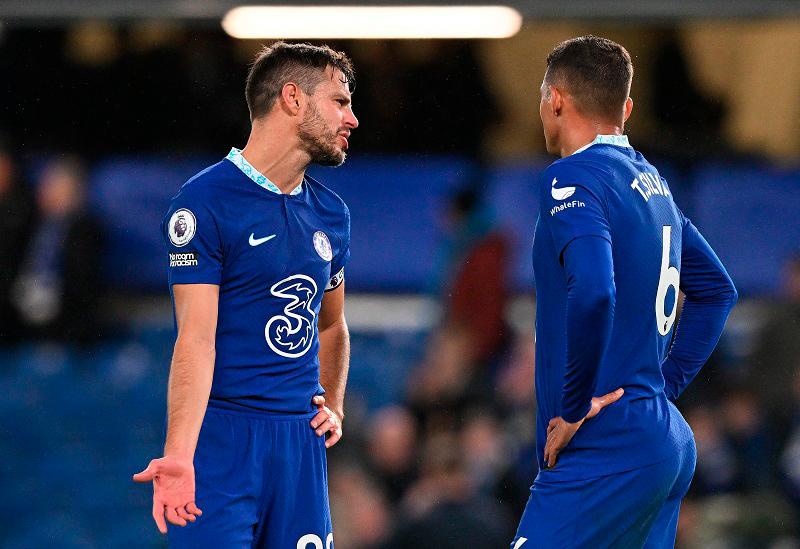City close gap on Arsenal as Mahrez nets in tight win over injury-hit Chelsea City close gap on Arsenal as Mahrez nets in tight win over injury-hit Chelsea