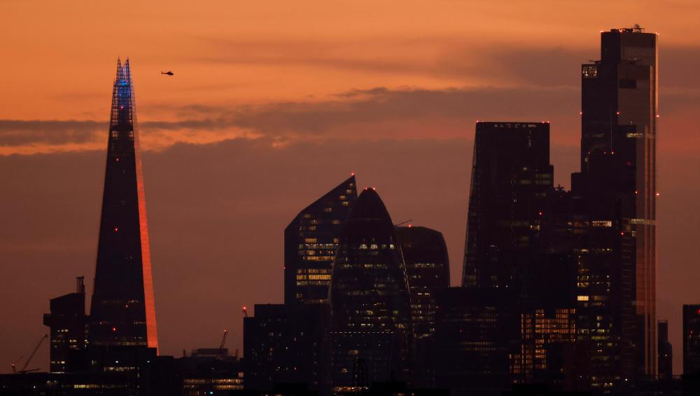 City of London pays early price of ârelatively hard Brexitâ City of London pays early price of ârelatively hard Brexitâ