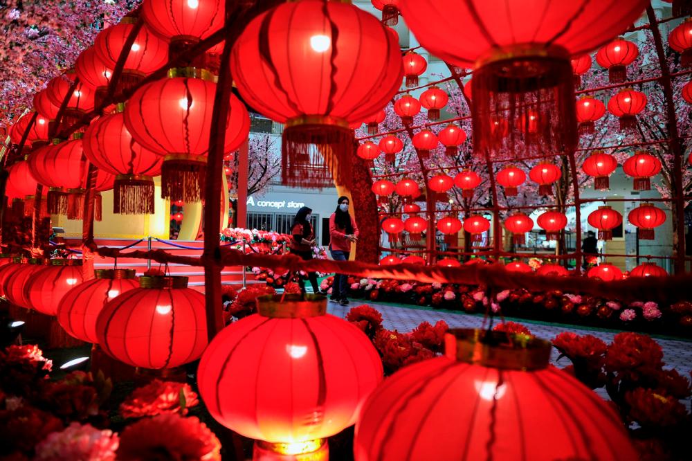 Company uses drive-thru concept to sell CNY prayer items, food, decorations Company uses drive-thru concept to sell CNY prayer items, food, decorations