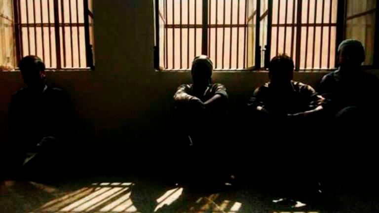 Covid-19: Trend kemasukan kes ke ICU masih tinggi, petugas KKM alami lesu upaya
