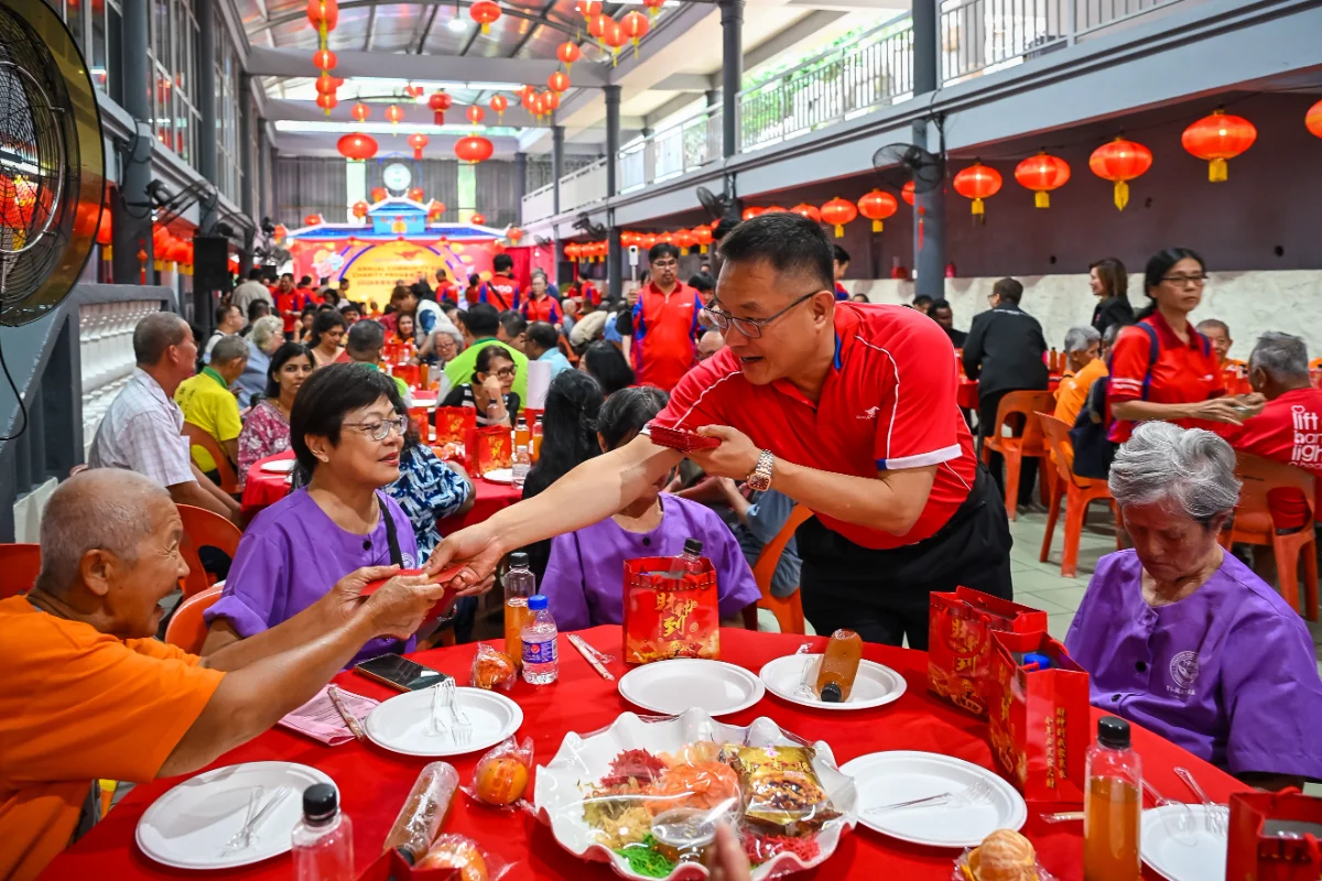 Da Ma Cai gives RM2mil to 142 charities Da Ma Cai gives RM2mil to 142 charities