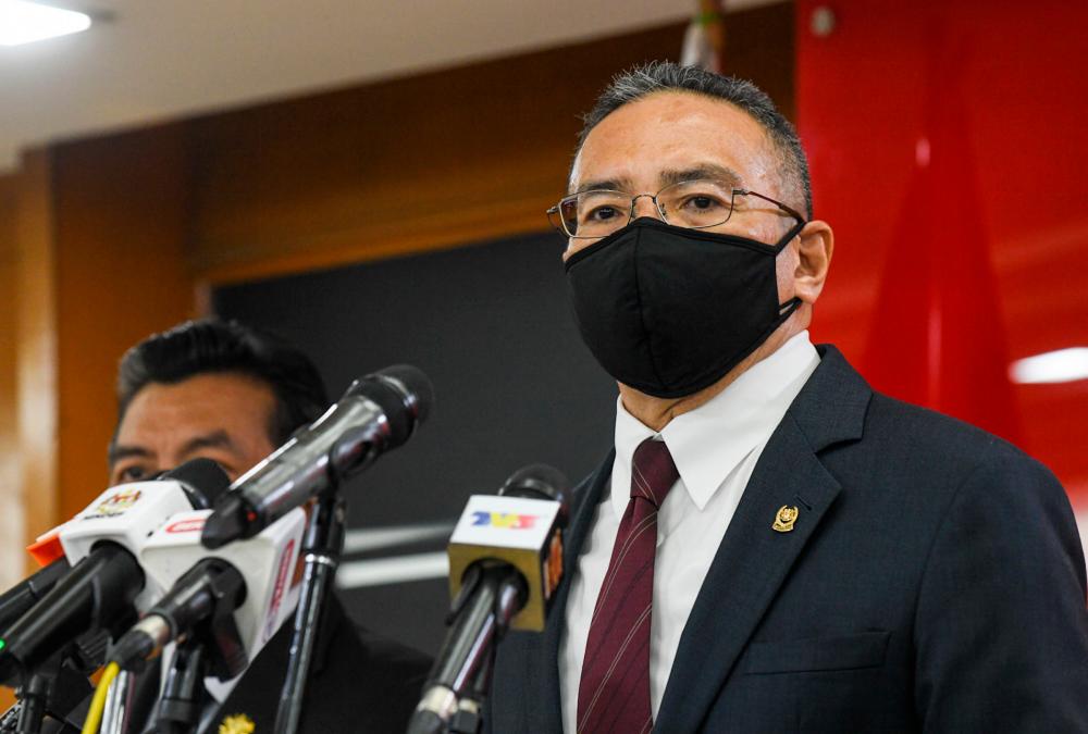 Defence Ministry to facilitate smooth reopening of schools â Hishammuddin (Updated) Defence Ministry to facilitate smooth reopening of schools â Hishammuddin (Updated)