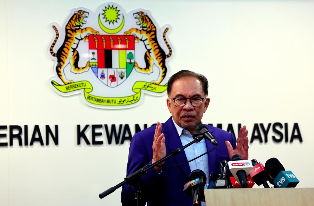 Didakwa terima bayaran RM15 juta, Anwar hantar notis tuntut Muhyiddin mohon maaf Didakwa terima bayaran RM15 juta, Anwar hantar notis tuntut Muhyiddin mohon maaf