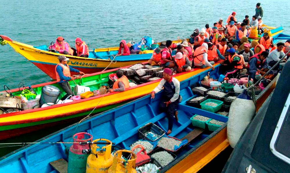 Diupah RM5,400, dua lelaki bawa 18 pendatang tanpa izin ke Johor
