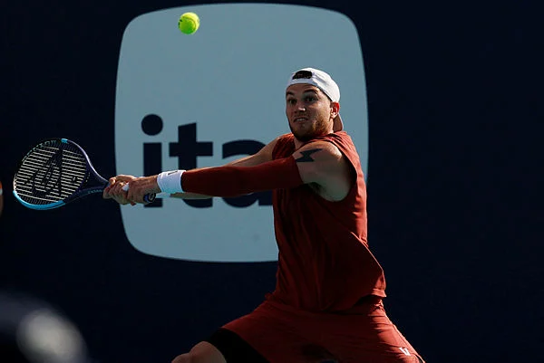 Draper and Ruud upset as Alcaraz, Sabalenka advance at Miami Open