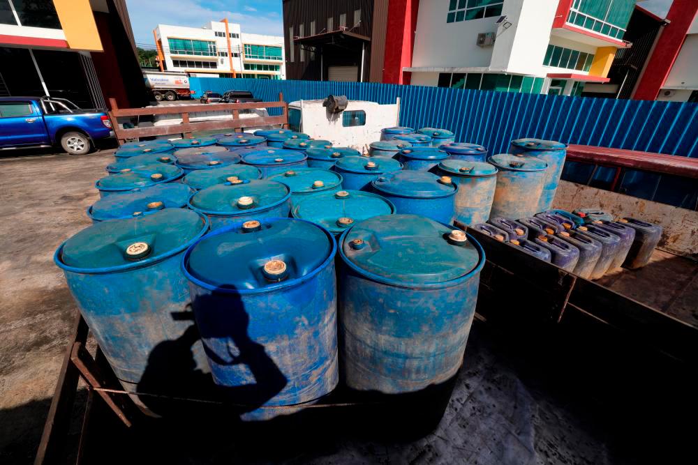 Dua lelaki termasuk warga Bangladesh ditahan dipercayai seleweng RM43,000 diesel