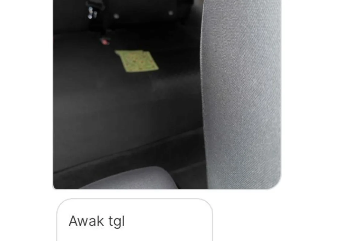 E-hailing_driver_plants_duit_Raya_to_spark_chat_with_passenger_post-ride