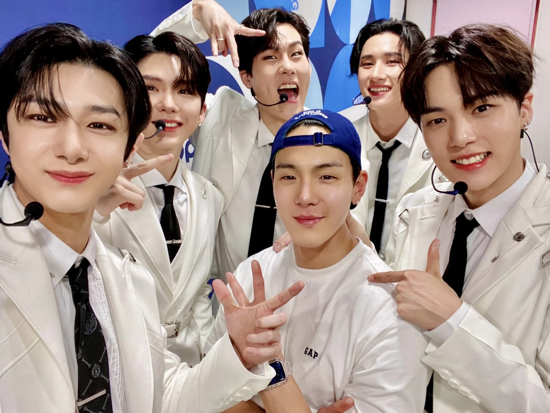 E3L2loQVIAAhd2V Monsta X is a K-pop group