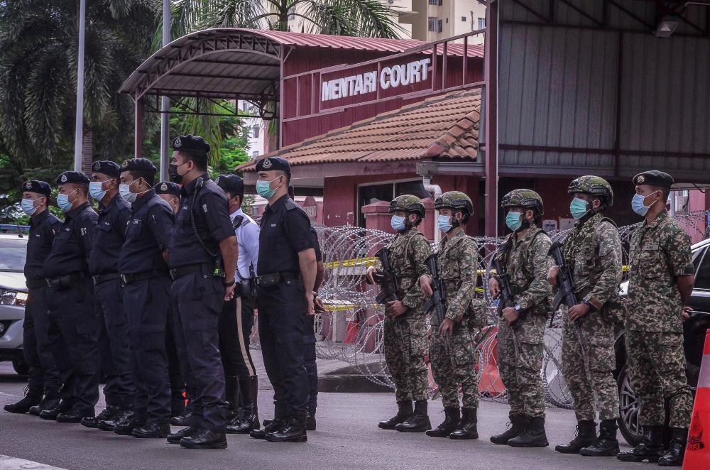 Early voting for 22,689 police, army personnel and spouses in Johor tomorrow