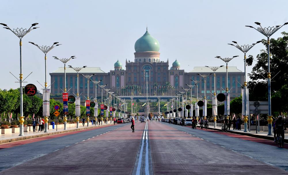 Economists: Govt needs to address pessimism over economy