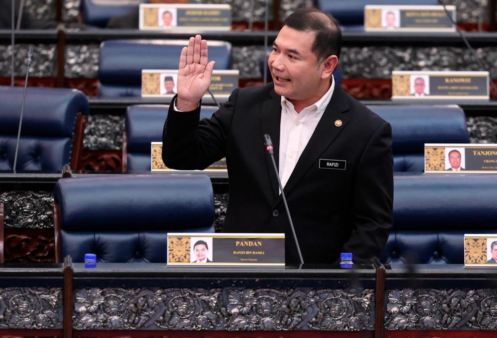 Economy will be affected if q-o-q GDP continues to decline: Rafizi