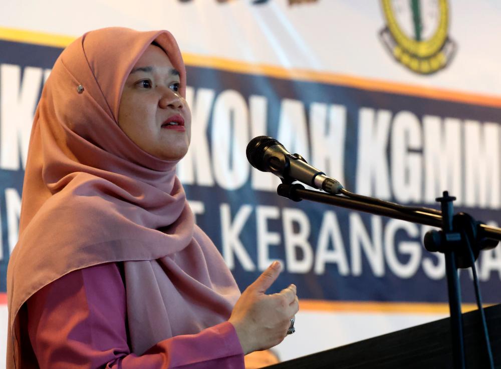 Efforts to restore dilapidated schools to be carried out fairly: Fadhlina