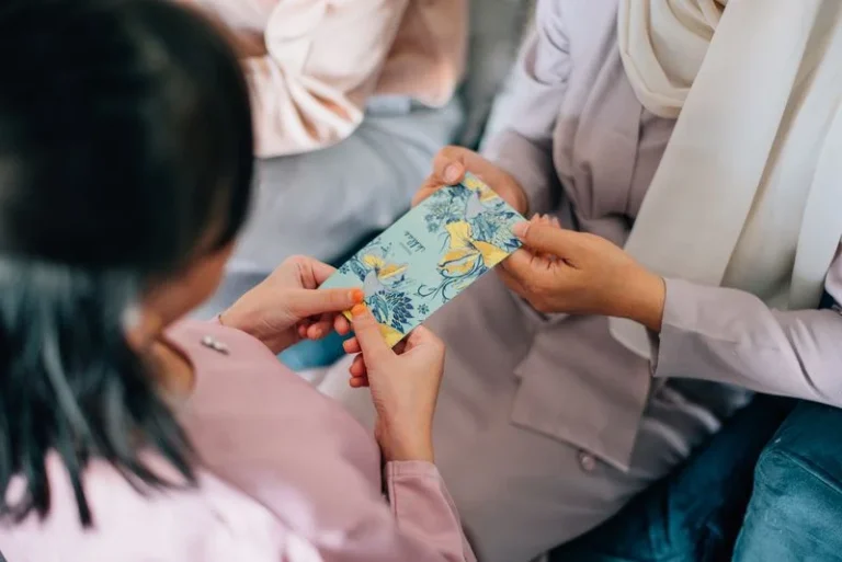 Empty wallets, generous hearts: A Raya dilemma