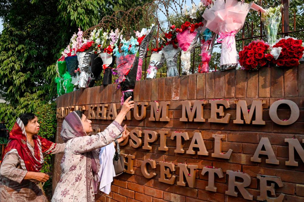 Ex-Pakistan PM Khan recovering in hospital after assassination bid Ex-Pakistan PM Khan recovering in hospital after assassination bid