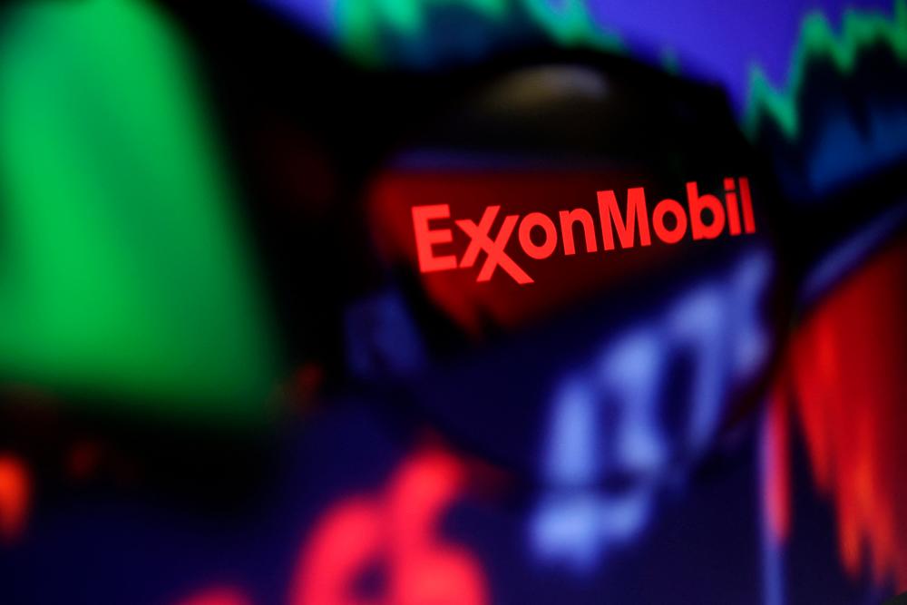 Exxon plans to raise spending in 2023, boost share buybacks
