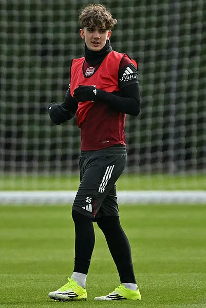 FBL-EUR-C1-ARSENAL-TRAINING Rooney says patience needed with Premier League record-breaker Dowman
