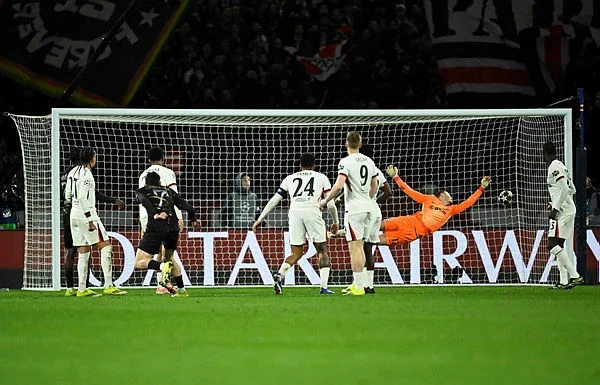PSG hit five to stun Chelsea in Champions League last 16