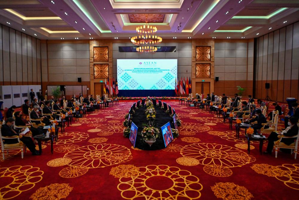 FM Saiffudin leads Malaysian delegation to Asean meet in Phnom Penh FM Saiffudin leads Malaysian delegation to Asean meet in Phnom Penh