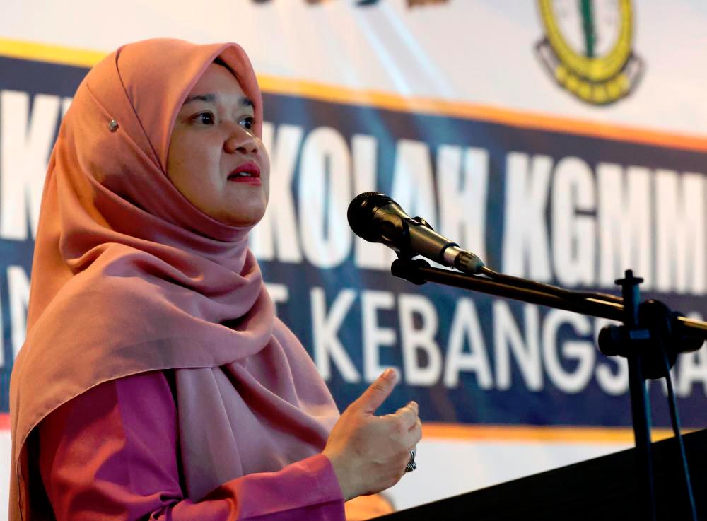 Fadhlina advises SPM candidates to focus, listen, stay calm in answering questions