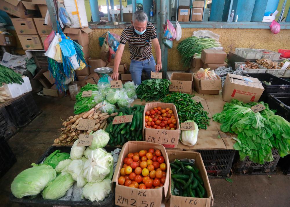 Farmers warn vegetable prices will rise even higher during CNY