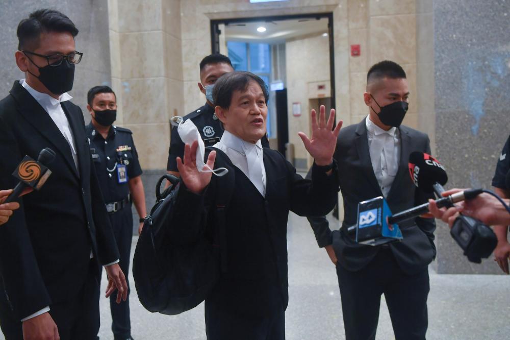 Federal court says no to Hisyam from discharging himself as Najib’s lead counsel 