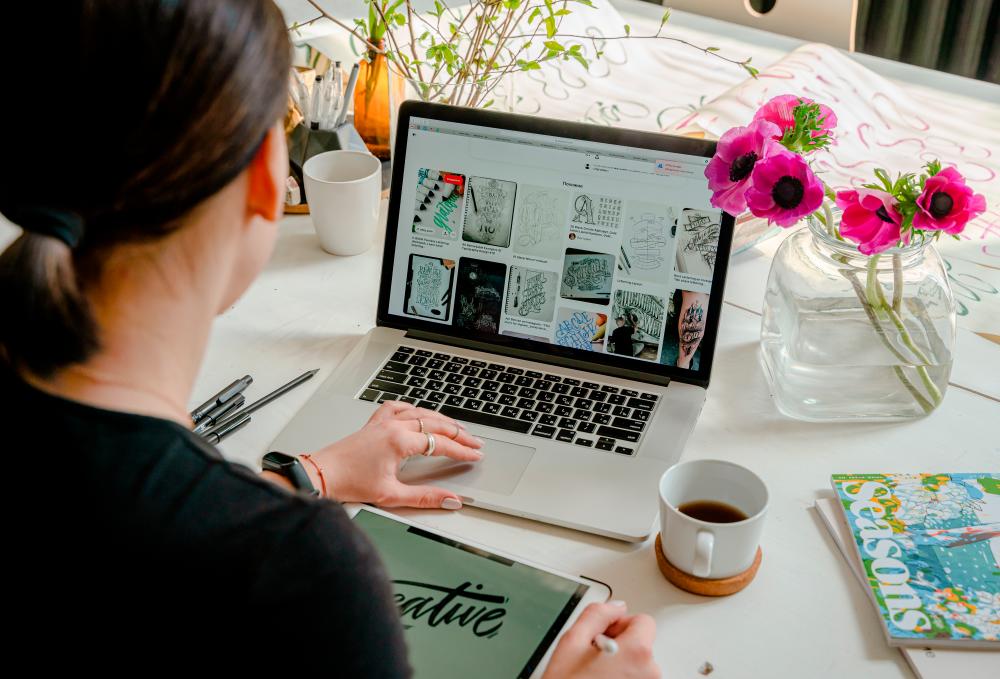 Female gig worker happy to find work-life balance