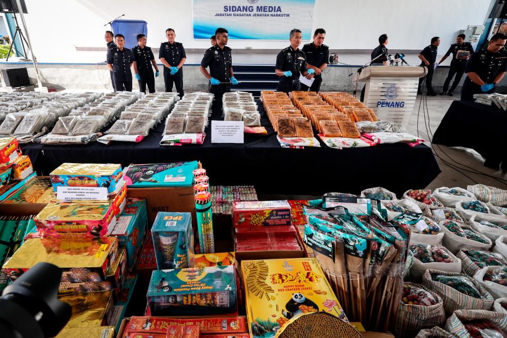 Fire crackers worth RM408,943 seized, three men arrested