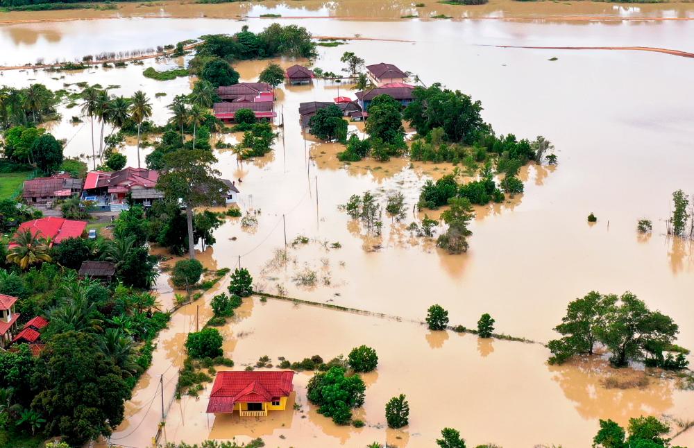 Flood situation improves as number of evacuees drops further in three states
