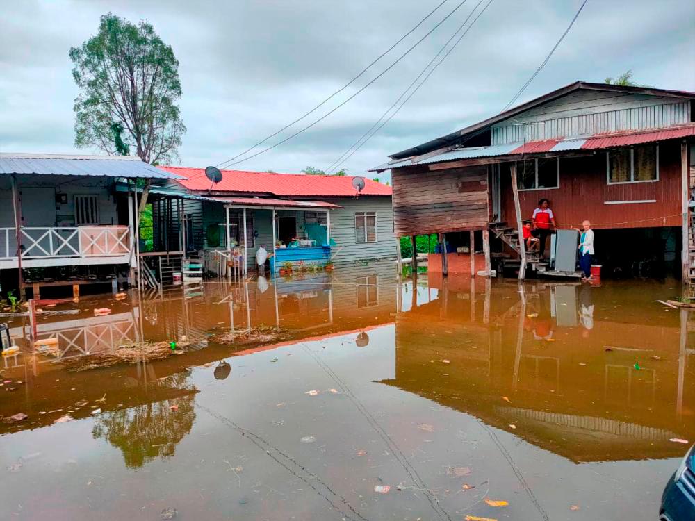 Floods: 422 evacuated in Johor