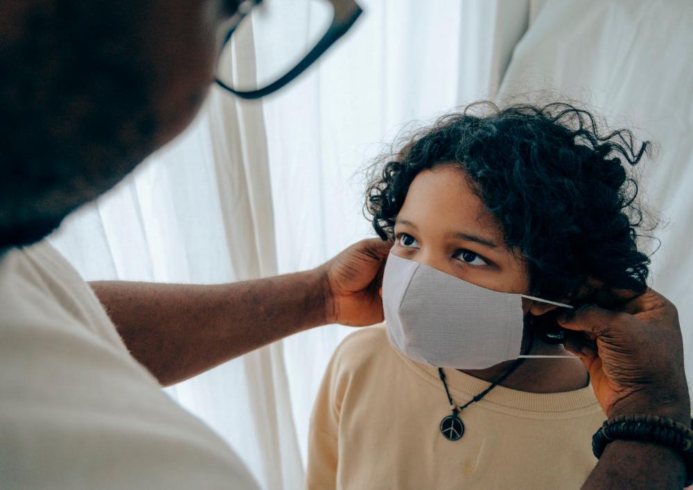 France says children must wear masks on transport from age six