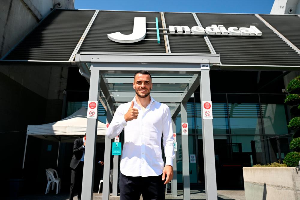 Frankfurt’s Kostic arrives in Turin for Juventus medical