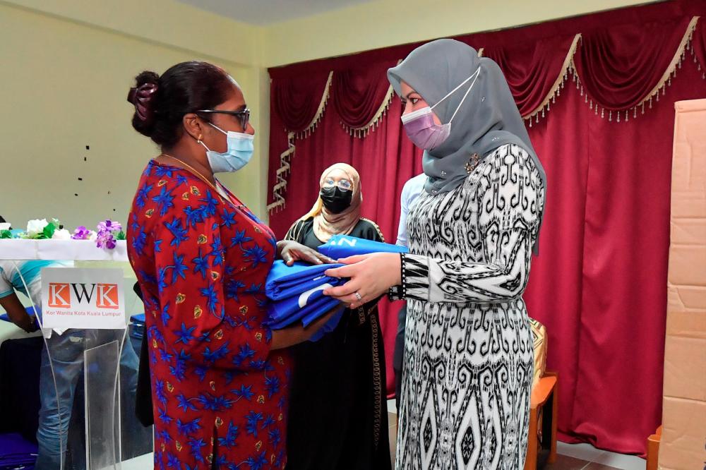 Free tents to help Titiwangsa people start business- Rina Harun