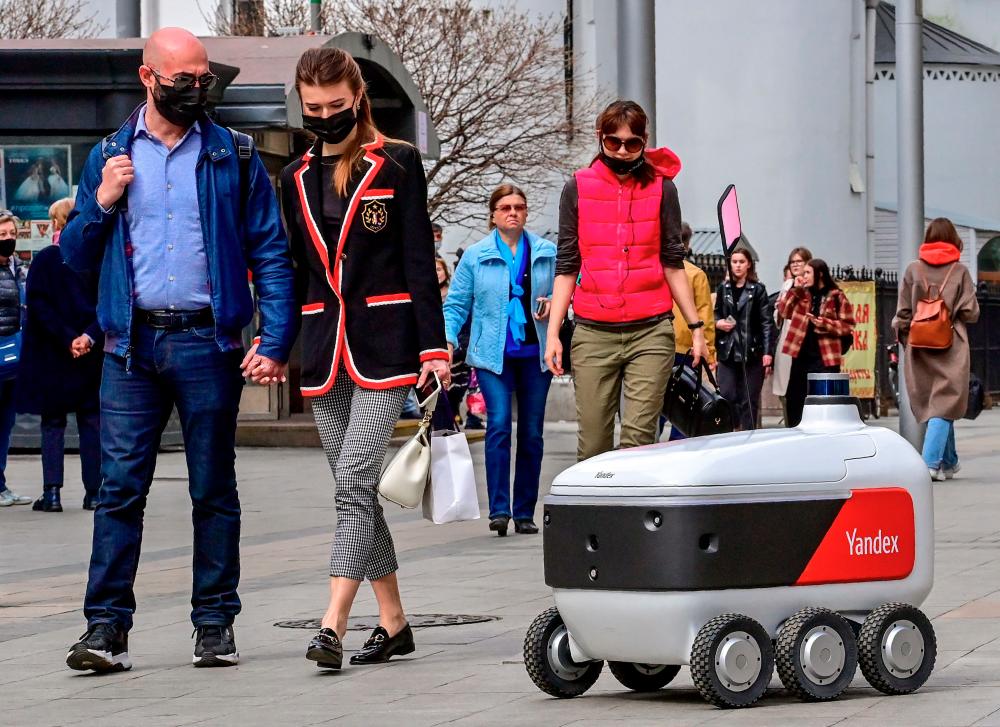 From Moscow to New York, fast delivery takes off amid pandemic