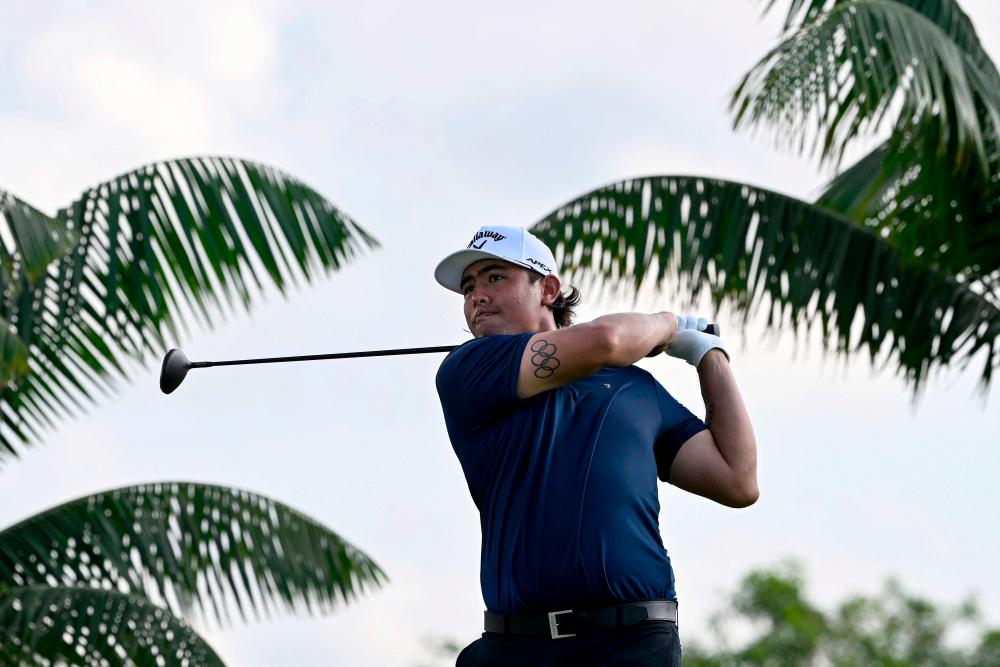 Gavin shares lead with Phachara in International Series of Singapore