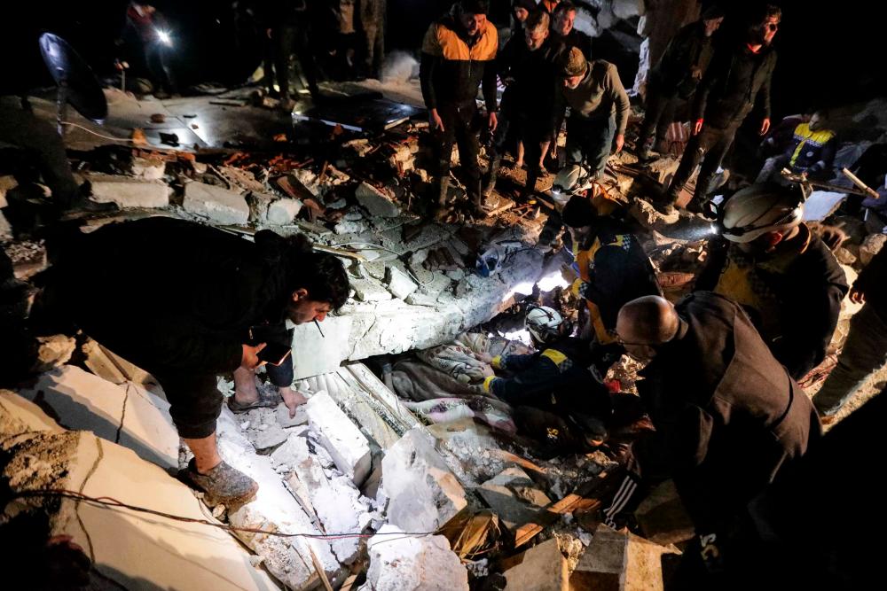 Gempa bumi kuat landa Turkiye, sekurang-kurangnya 76 maut, 440 cedera