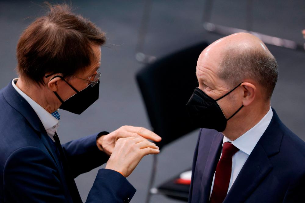 German leader flies to Kyiv to calm ‘critical’ Russia war threat German leader flies to Kyiv to calm ‘critical’ Russia war threat