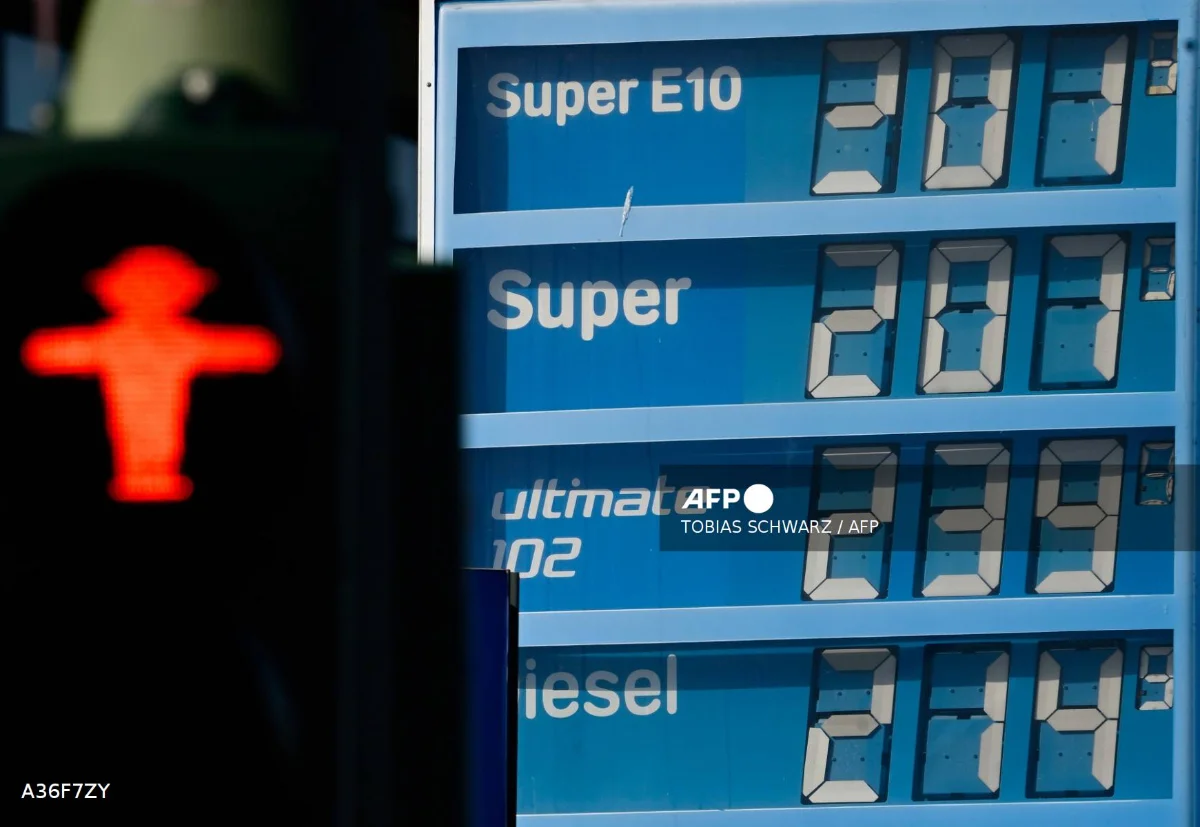 Germans_cross_border_for_cheaper_Polish_fuel_as_prices_surge Germans cross border for cheaper Polish fuel as prices surge