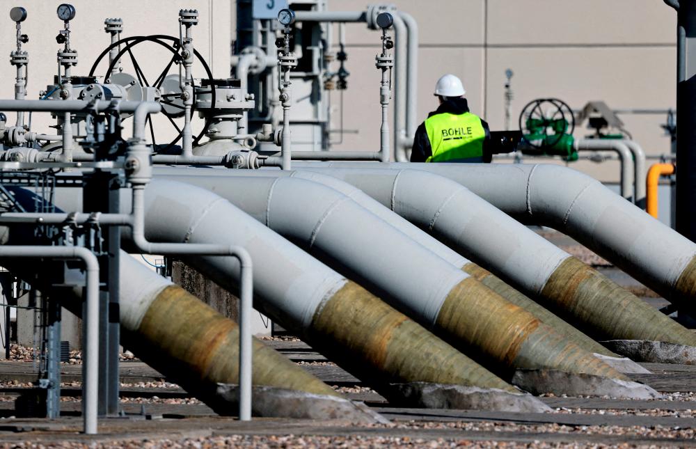 Germany builds new gas terminals to succeed Russian pipelines Germany builds new gas terminals to succeed Russian pipelines