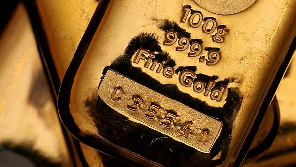 Gold falls as markets weigh Middle East ceasefire hopes