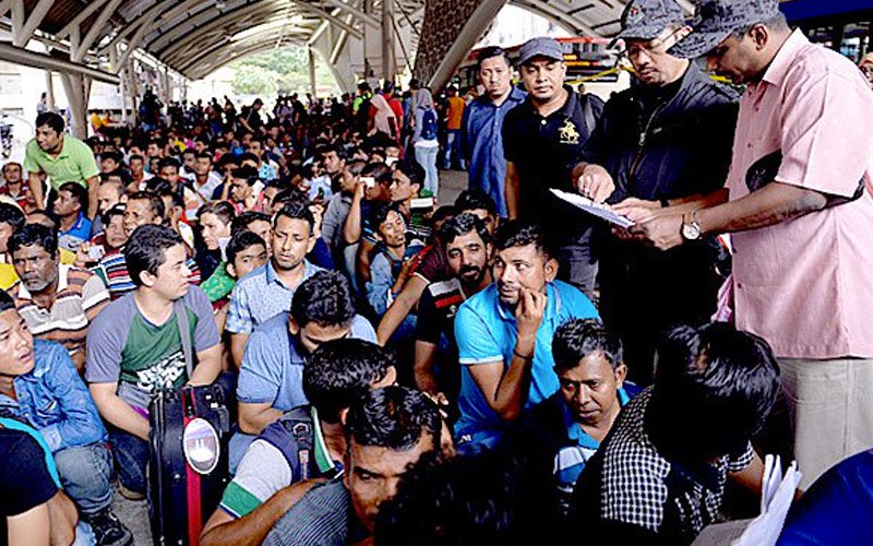 Govt to consider allowing big companies to fund deportation costs of illegal immigrants (Updated)