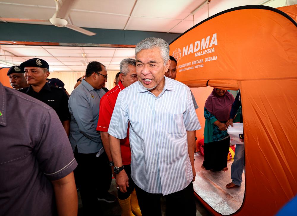Govt to import high-powered pumps to tackle stagnant floodwater problem: Zahid Govt to import high-powered pumps to tackle stagnant floodwater problem: Zahid