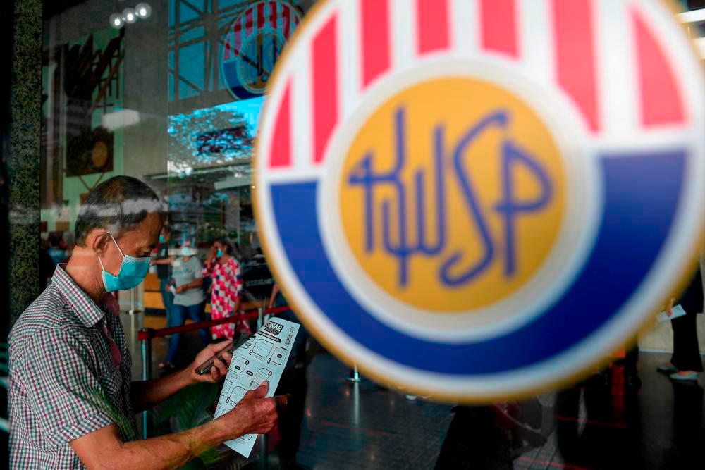 Govt to raise EPF contributions by RM500 for 40 to 54-year-olds with savings below RM10,000 Govt to raise EPF contributions by RM500 for 40 to 54-year-olds with savings below RM10,000