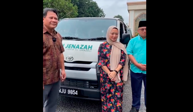 Hannah Yeoh salur RM29,000 bantu Masjid Al-Imam Al-Ghazali beli van jenazah Hannah Yeoh salur RM29,000 bantu Masjid Al-Imam Al-Ghazali beli van jenazah