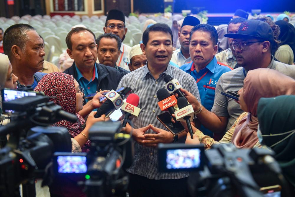 Harga makanan, minuman di restoran masih tinggi walaupun harga bahan mentah telah turun: Rafizi Harga makanan, minuman di restoran masih tinggi walaupun harga bahan mentah telah turun: Rafizi